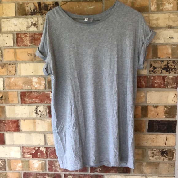 H&M Tops - Grey T-Shirt